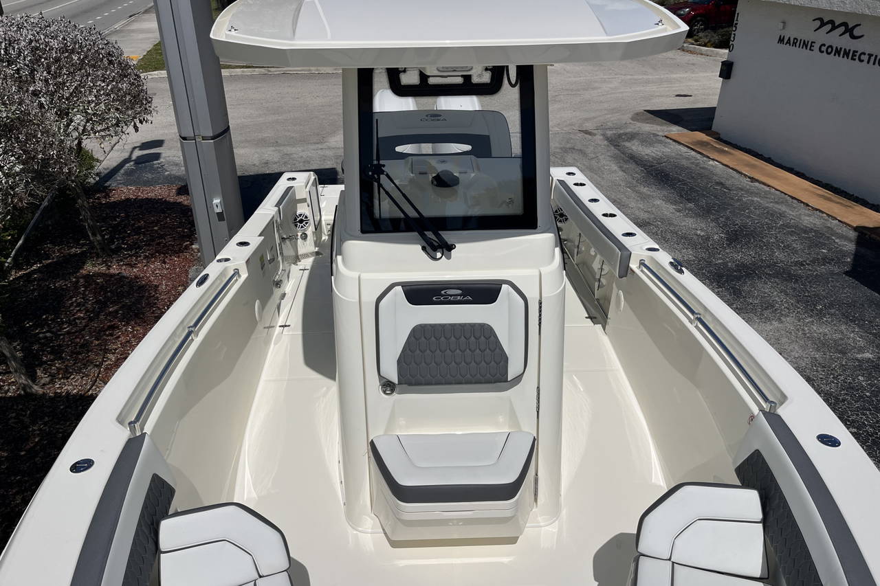 Alternative image of Cobia 245 CC in Vero Beach, FL