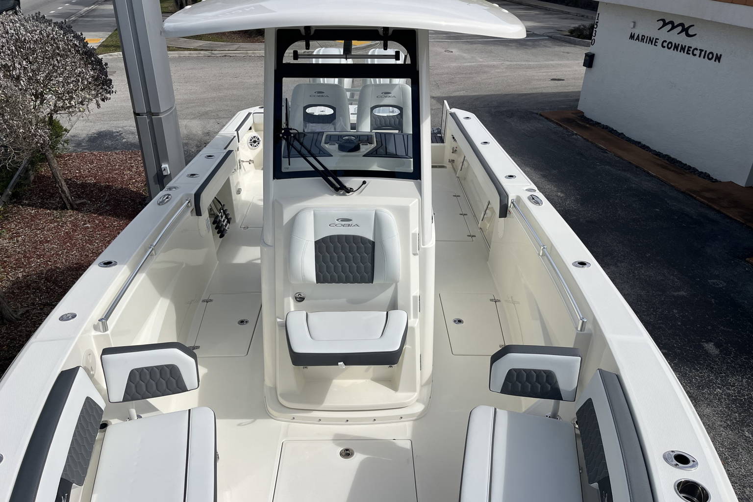 New 2026 Cobia 285 CC Open #K014 image 24