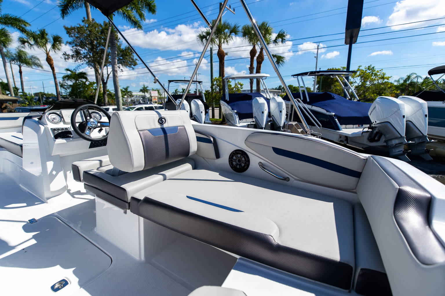 New 2023 Hurricane SunDeck Sport OB SS 205 OB #9094 image 13