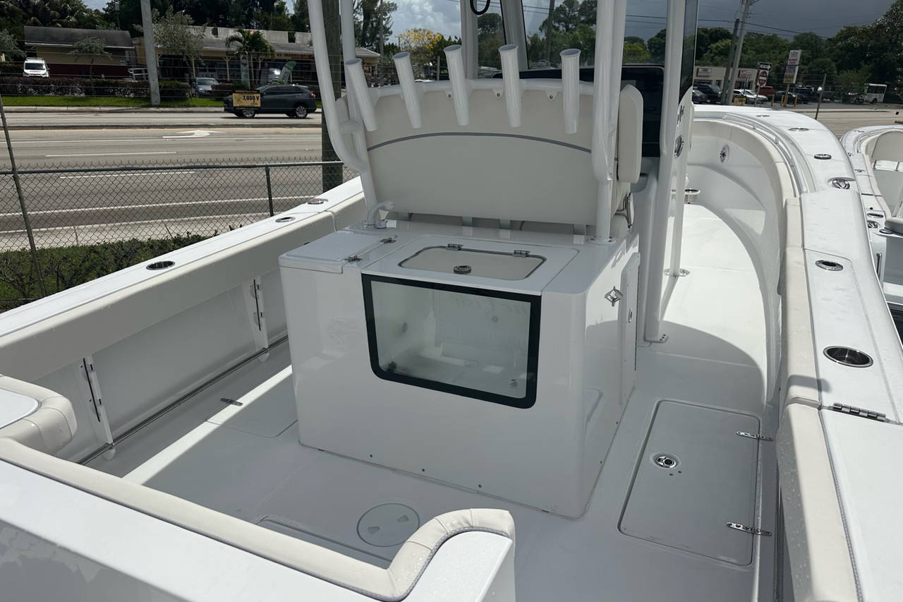Alternative image of Sea Hunt Gamefish 28 CB in West Palm Beach, FL