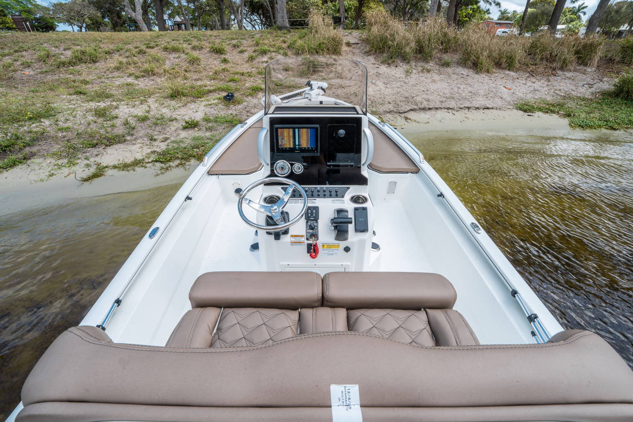 Alternative image of Avid 23 Fusion in Florida Keys, FL