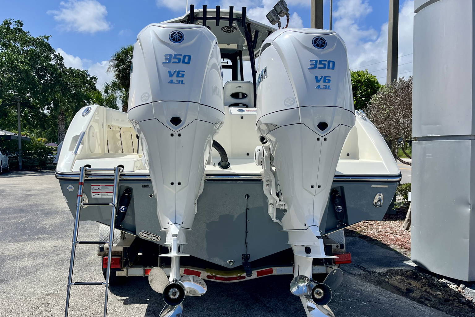 New 2026 Cobia 320 CC #A006 image 5