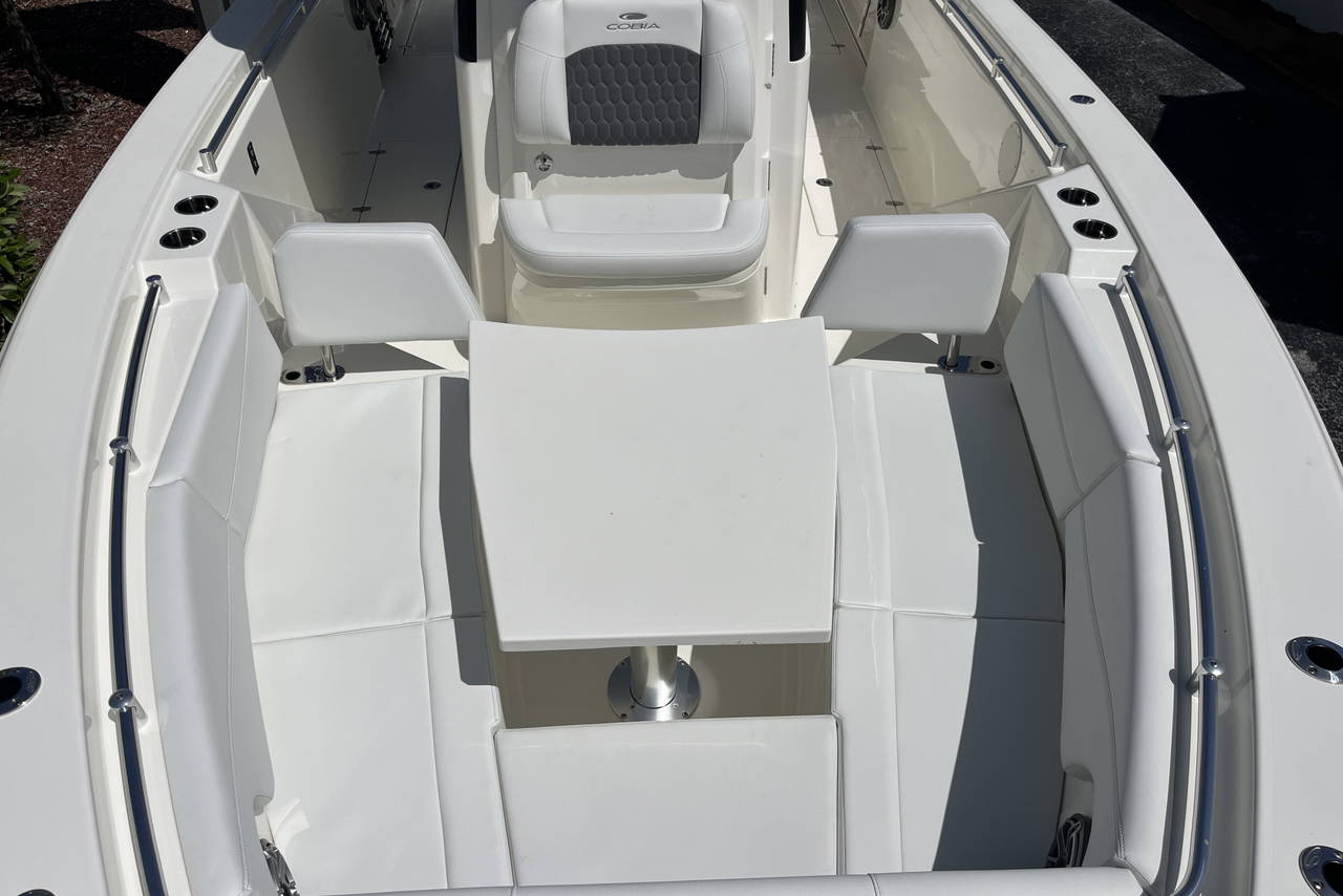 Alternative image of Cobia 320 CC in Vero Beach, FL