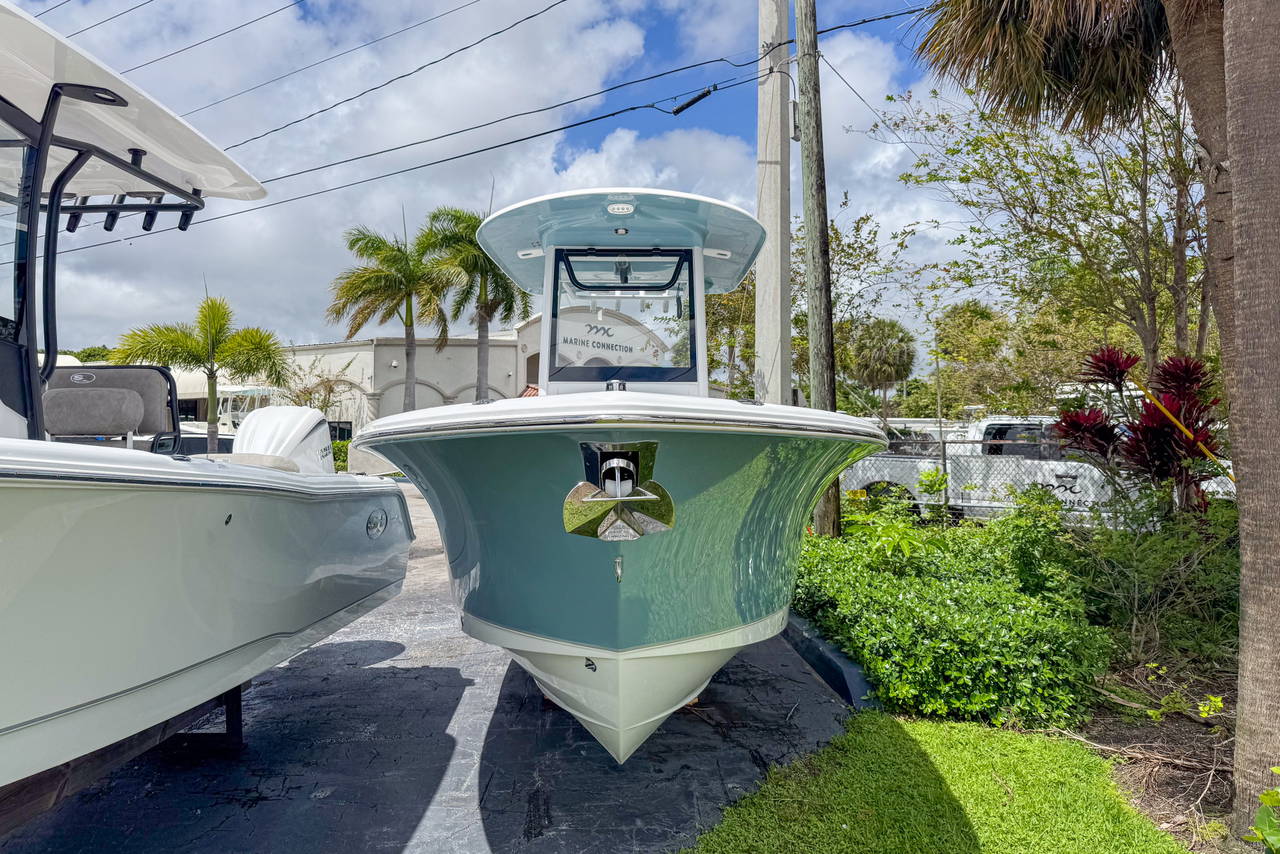Alternative image of Sea Hunt Ultra 245 SE in West Palm Beach, FL