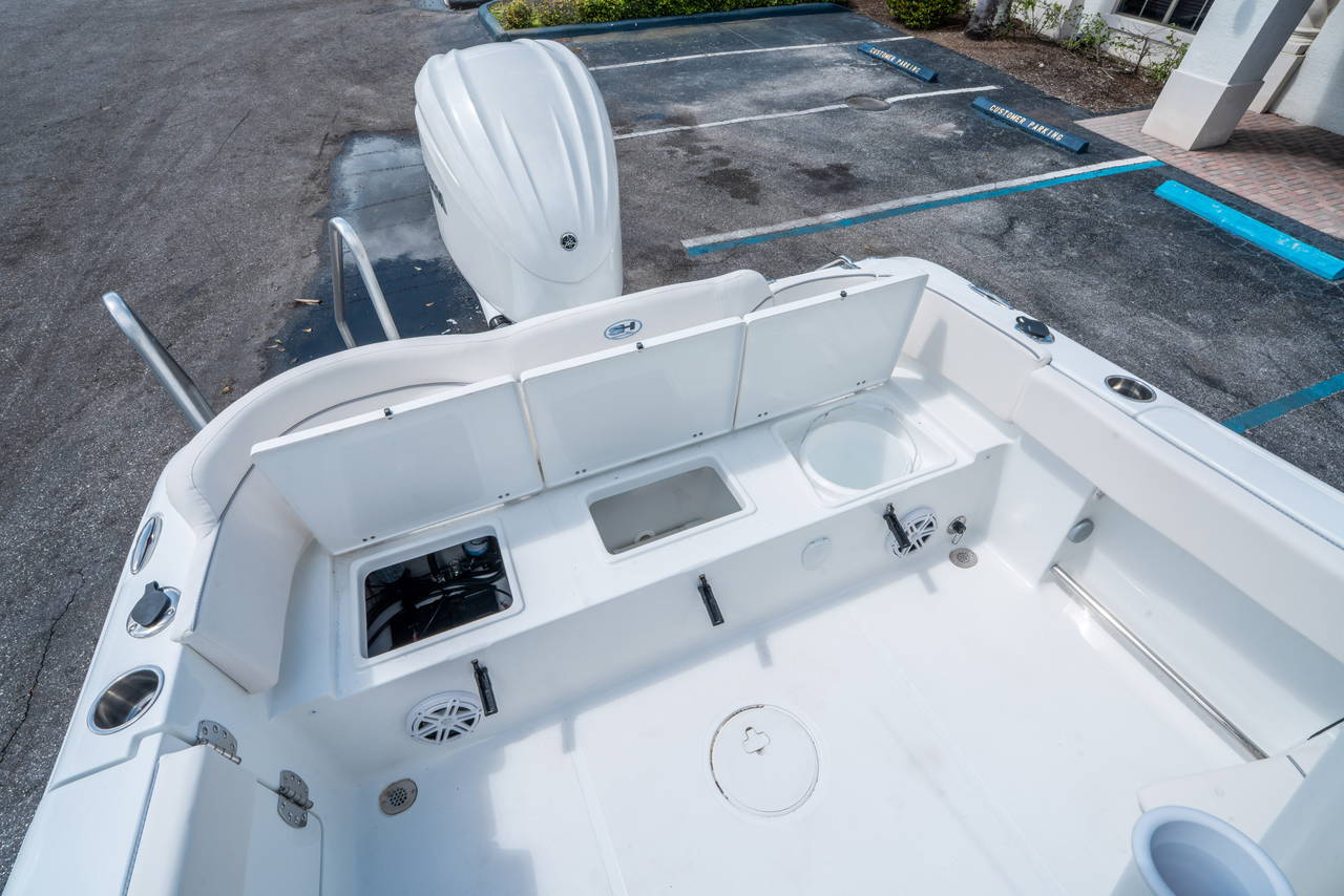 Alternative image of Sea Hunt Ultra 235 SE in West Palm Beach, FL