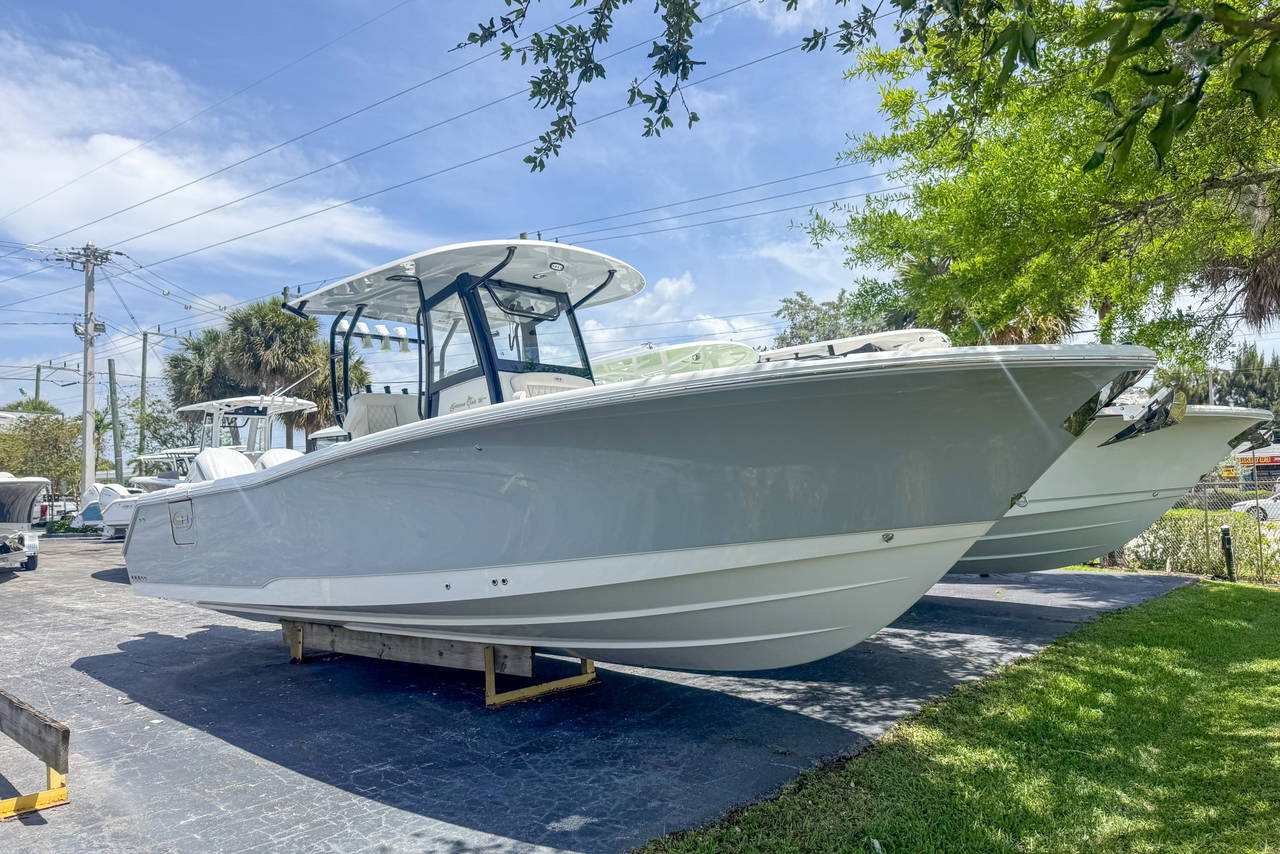 Alternative image of Sea Hunt Gamefish 30 CB in West Palm Beach, FL