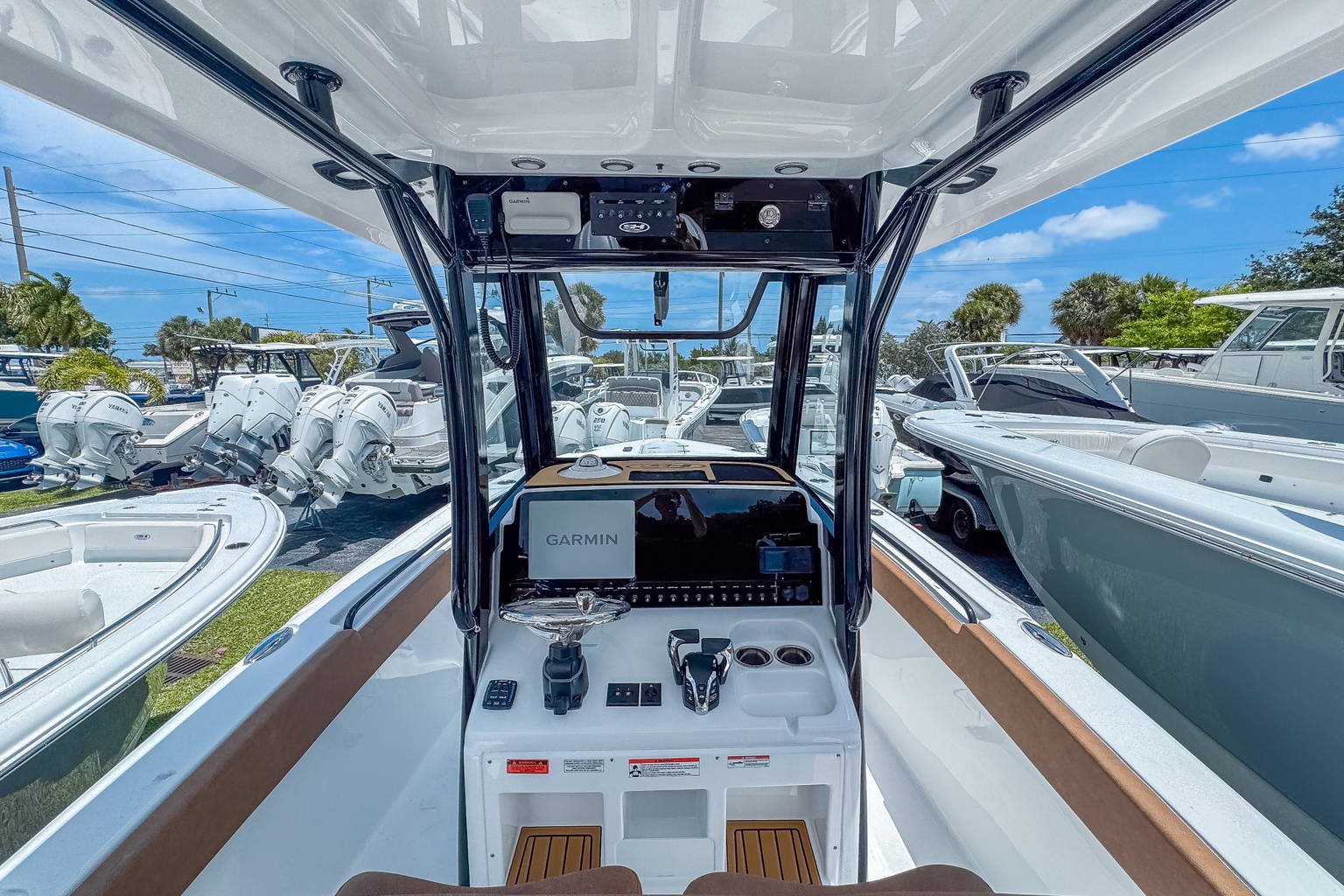 Alternative image of Sea Hunt Ultra 265 SE in Miami, FL