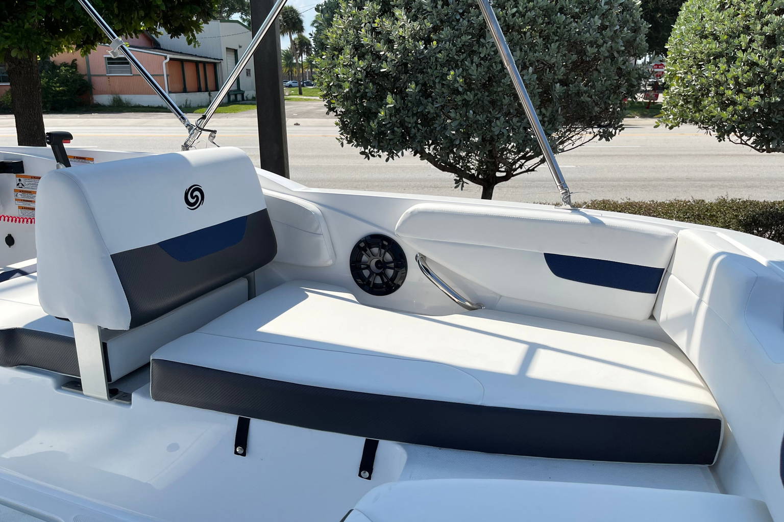 New 2023 Hurricane SunDeck Sport OB SS 185 OB #8872 image 8