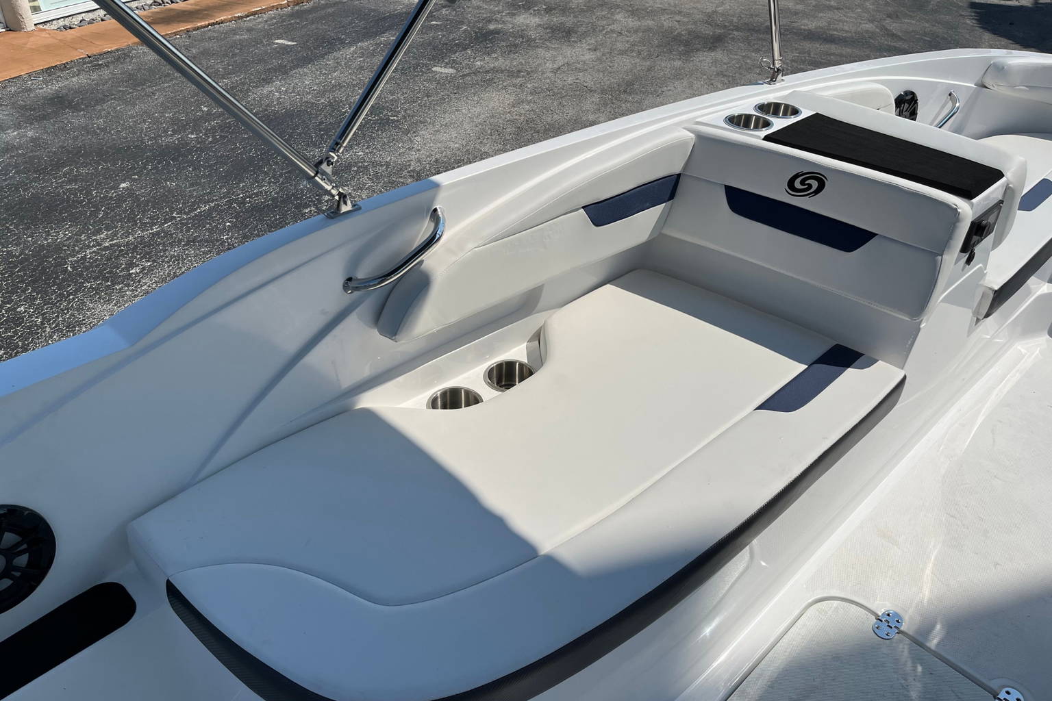 New 2023 Hurricane SunDeck Sport OB SS 185 OB #8872 image 10