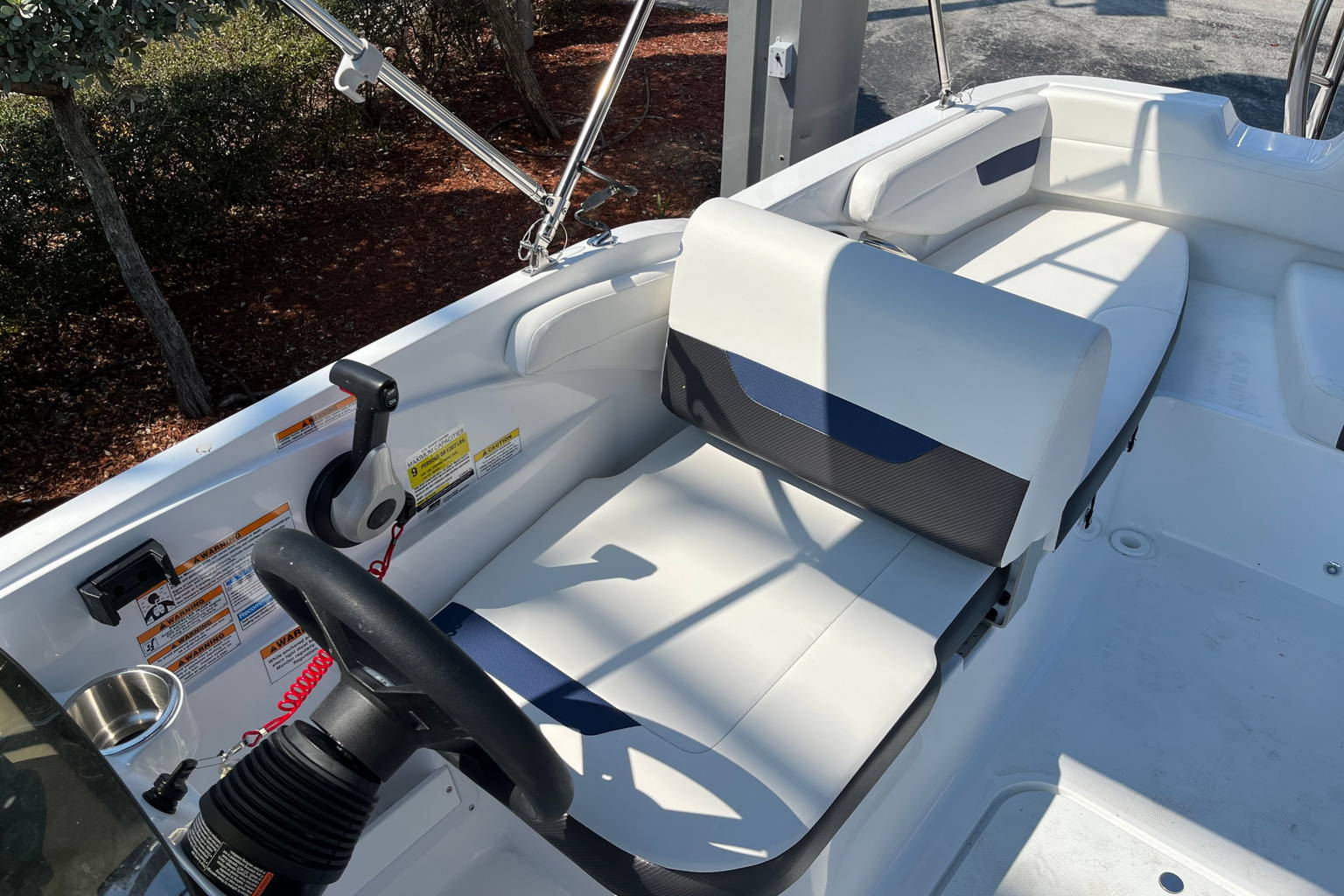 New 2023 Hurricane SunDeck Sport OB SS 185 OB #8872 image 12