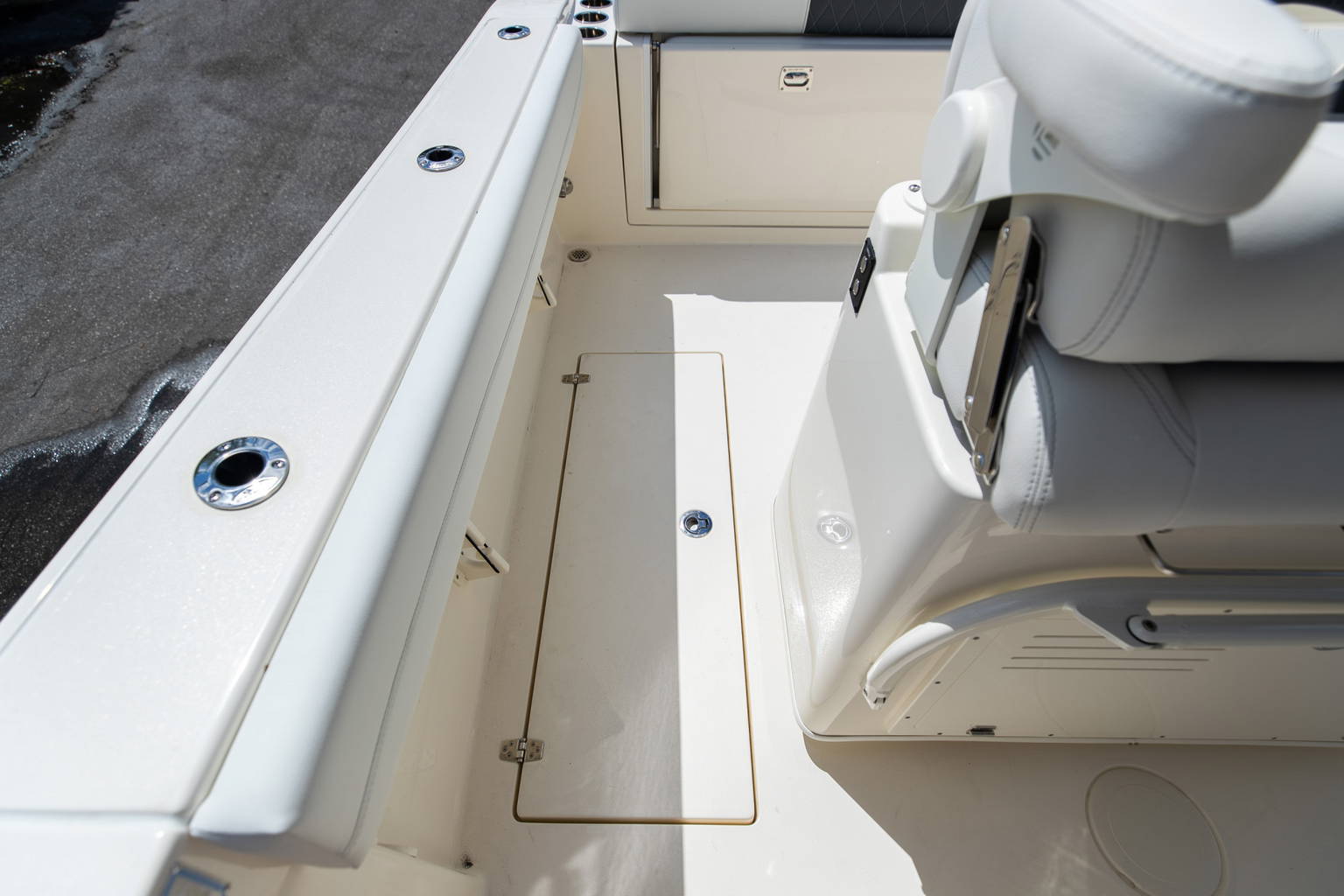 New 2023 Cobia 280 CC #D021 image 16