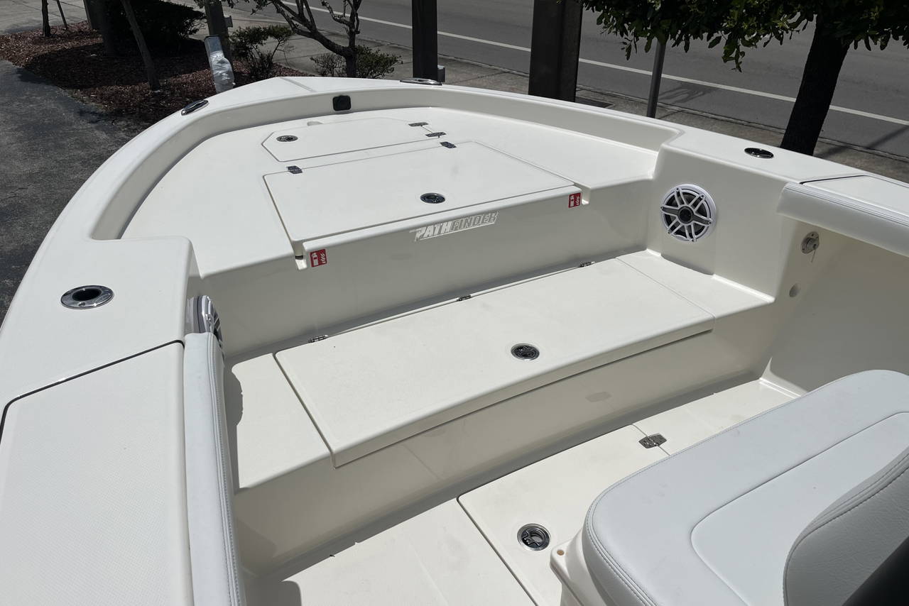 Alternative image of Pathfinder 2400 Open in West Palm Beach, FL