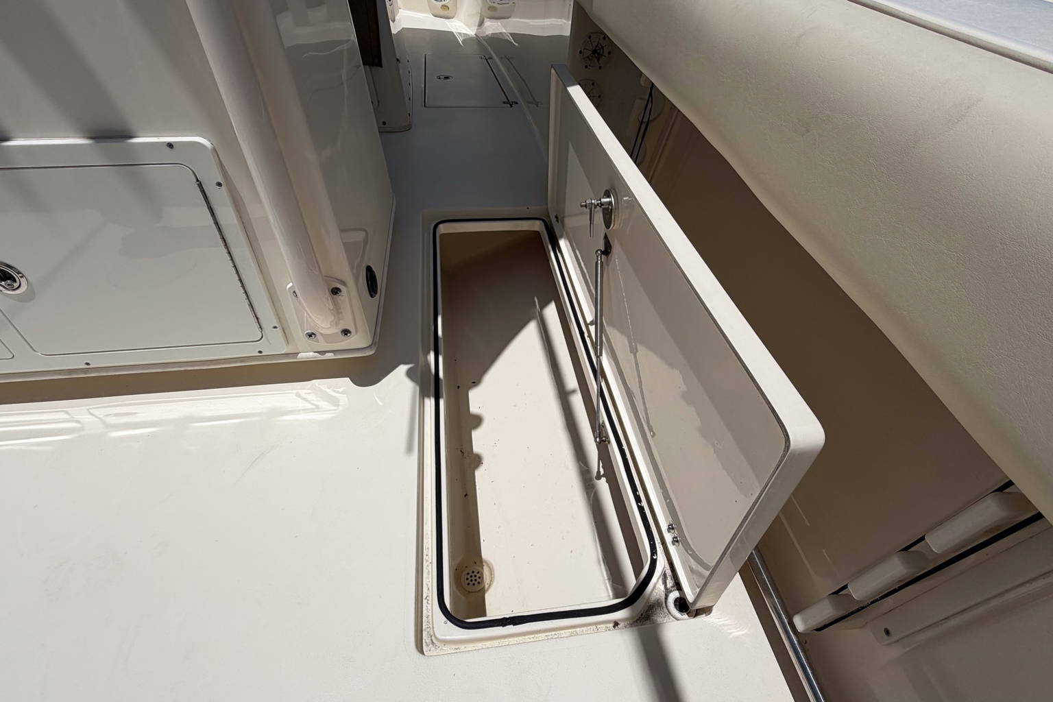 Used 2015 Cobia 296 #N049 image 10
