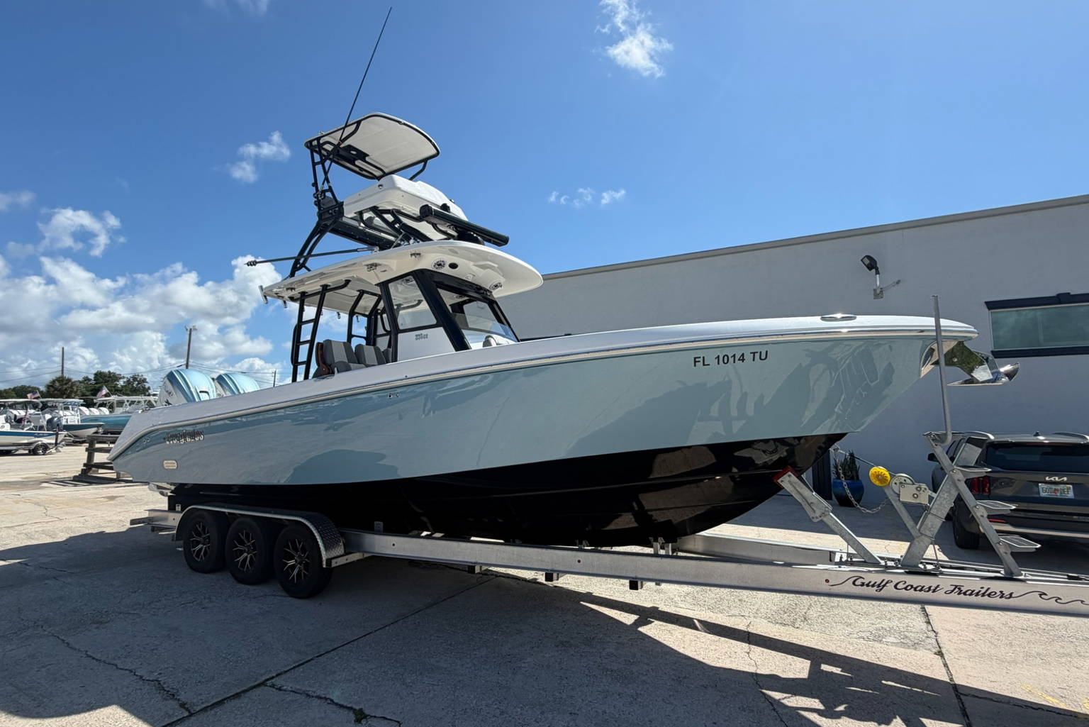 Used 2024 Everglades 335CC #X169 image 2