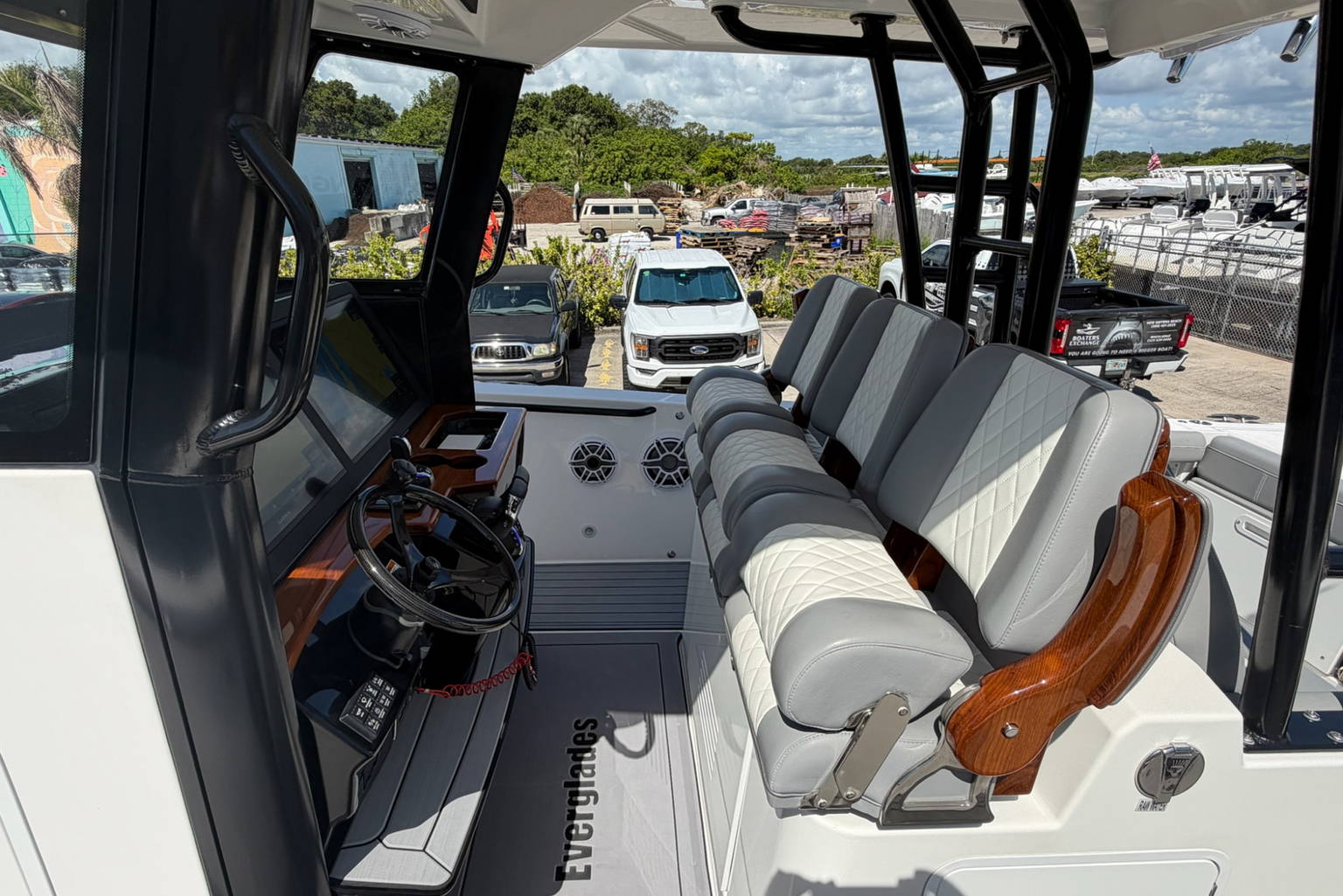 Used 2024 Everglades 335CC #X169 image 28