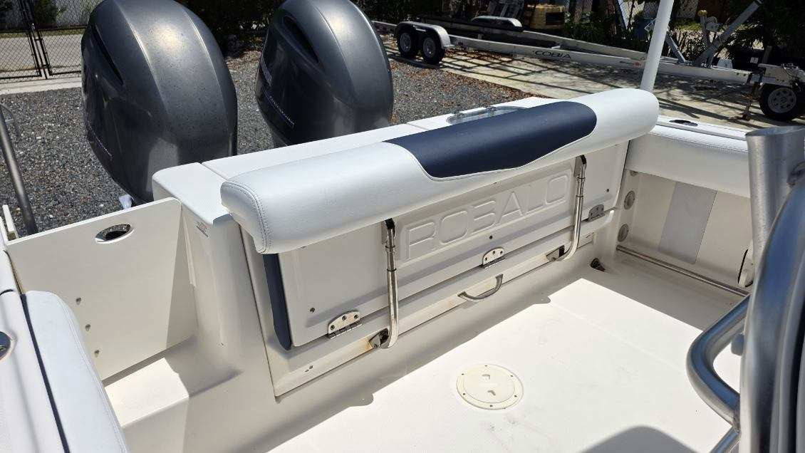 Alternative image of Robalo R242 in Florida Keys, FL