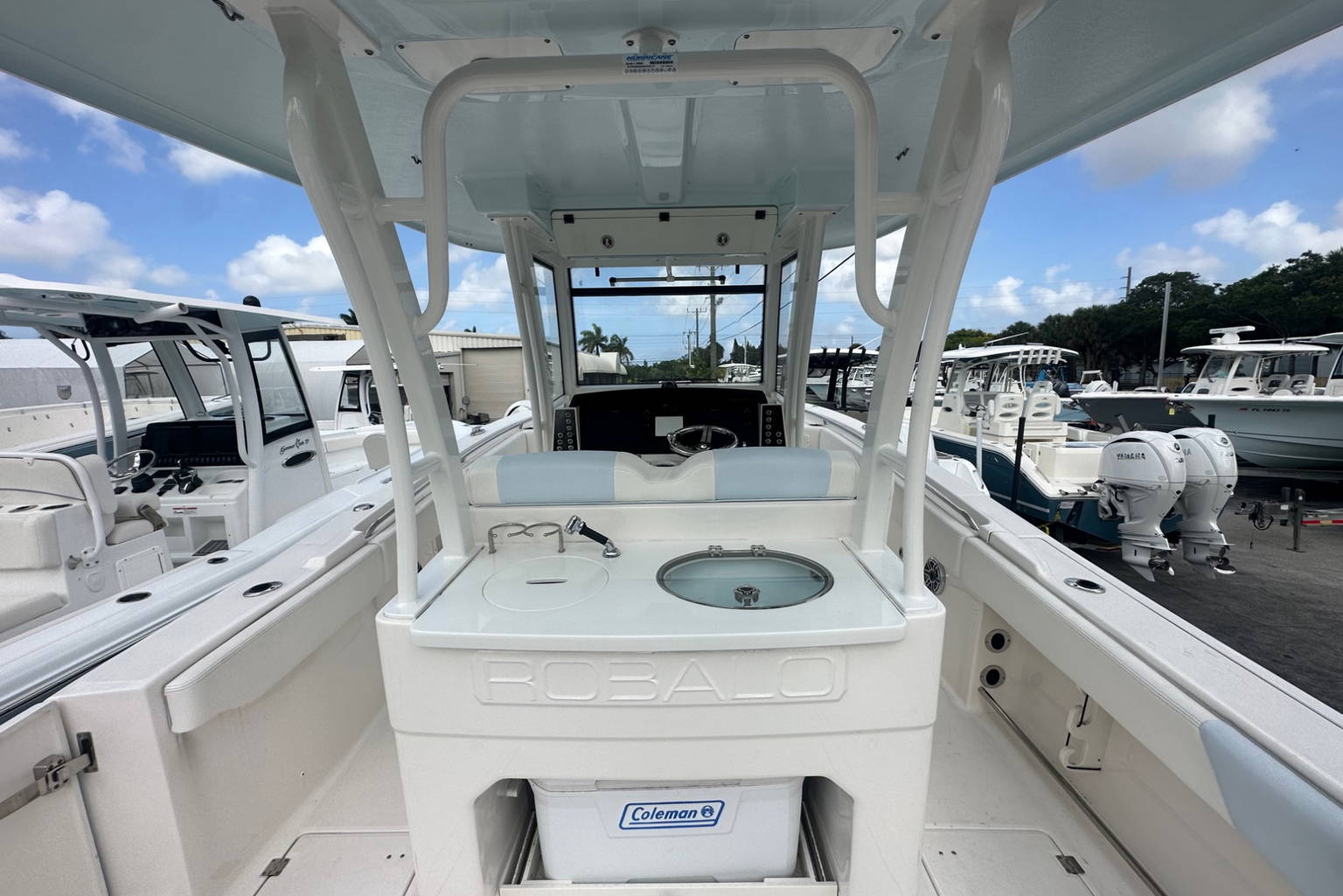 Used 2023 Robalo R302 #0107 image 6