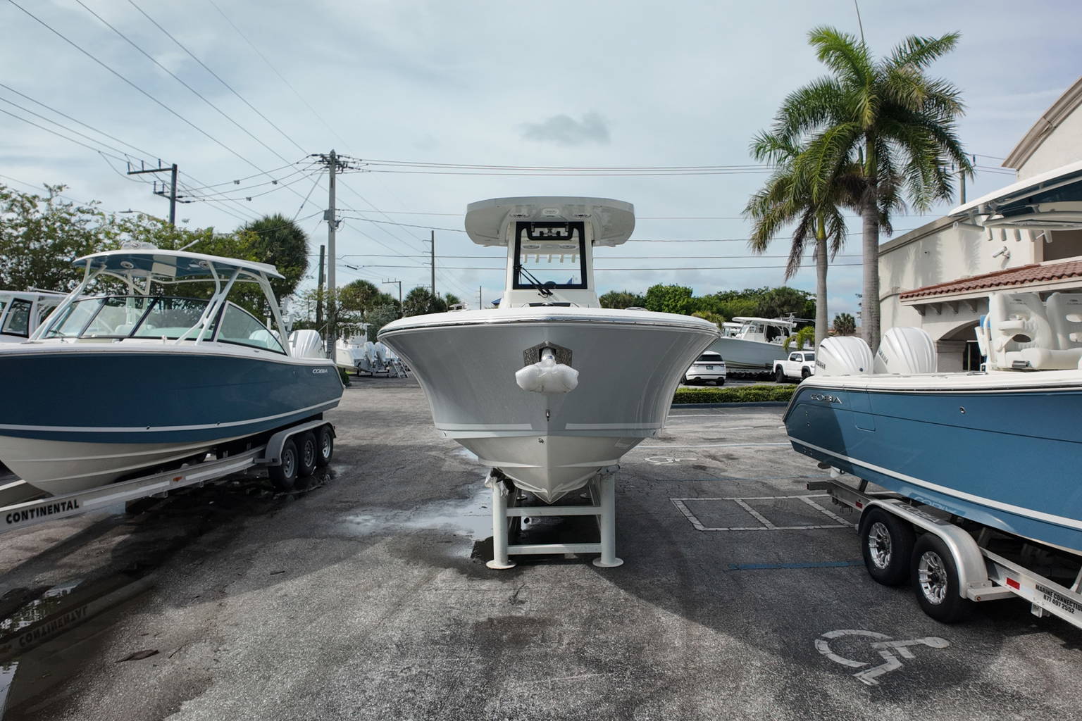 New 2026 Cobia 245 CC #M054 image 2