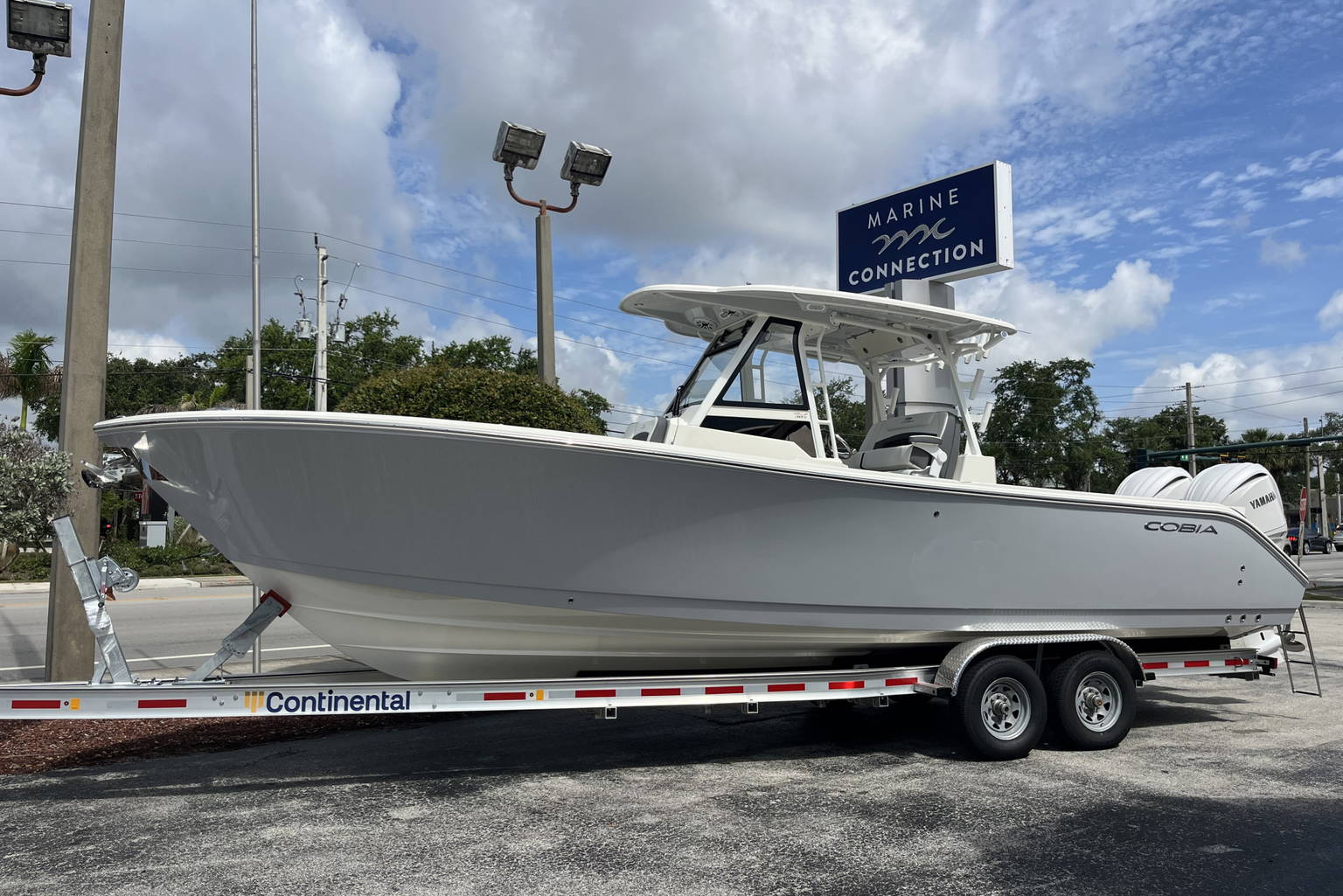 New 2026 Cobia 305 CC #L040 image 1