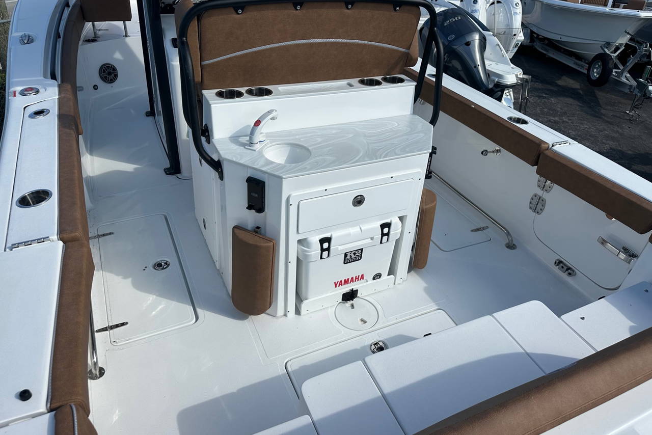Alternative image of Sea Hunt Ultra 265 SE in West Palm Beach, FL