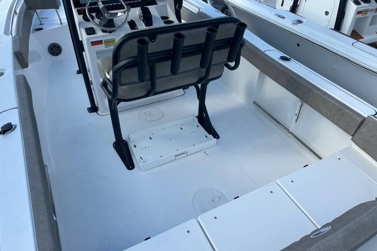 Alternative image of Sea Hunt Ultra 229 in West Palm Beach, FL