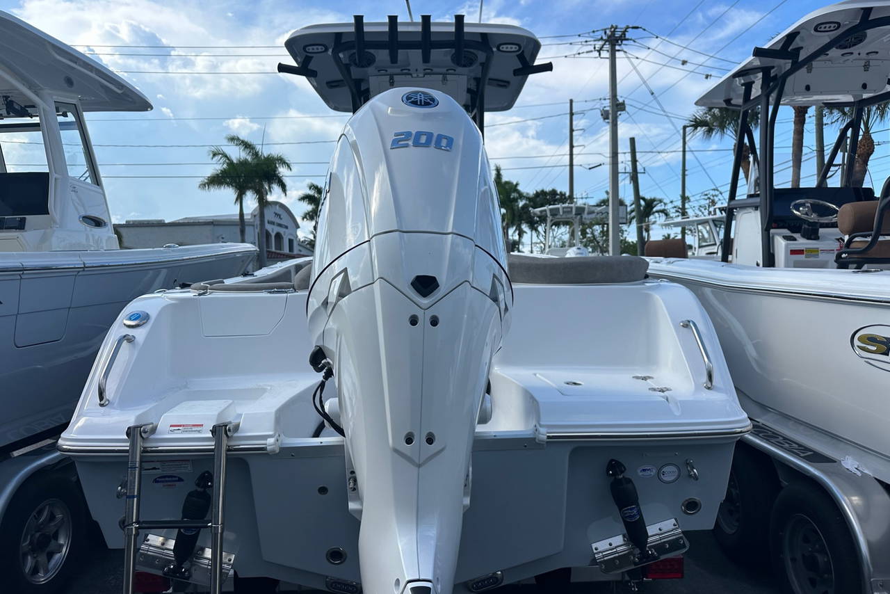 Alternative image of Sea Hunt Ultra 229 in West Palm Beach, FL