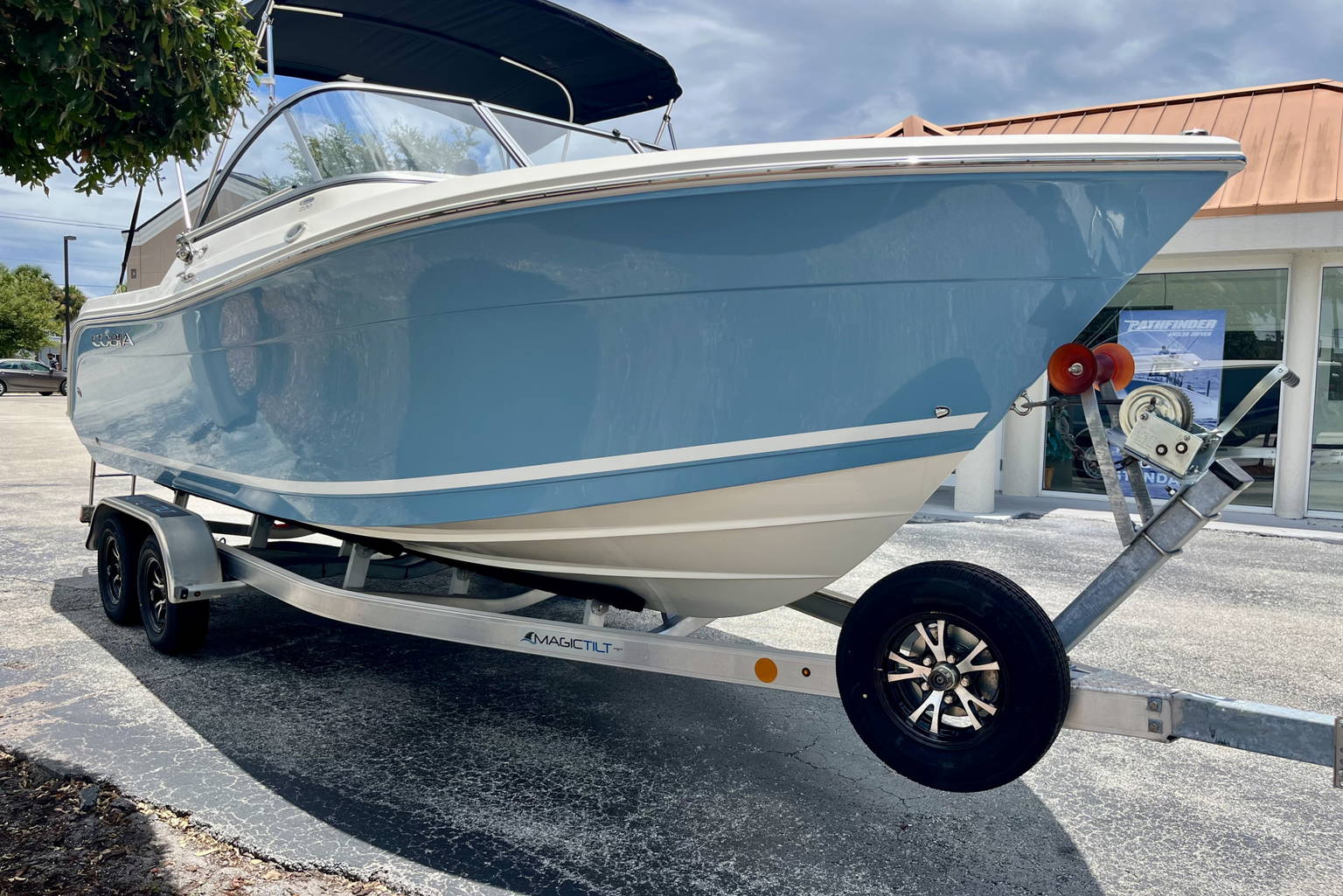 New 2024 Cobia 220 DC #G004 image 3