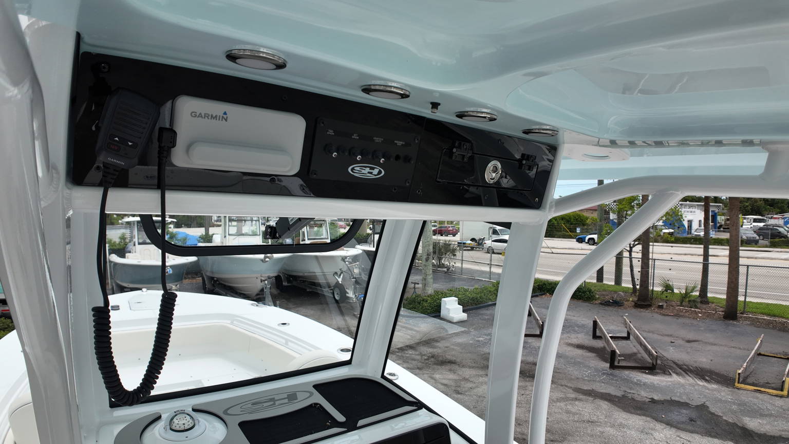 Alternative image of Sea Hunt Ultra 265 SE in Miami, FL