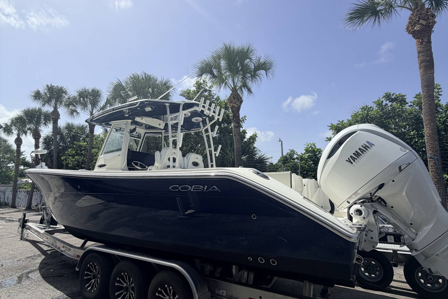 Used 2025 Cobia 320 #001F image 3