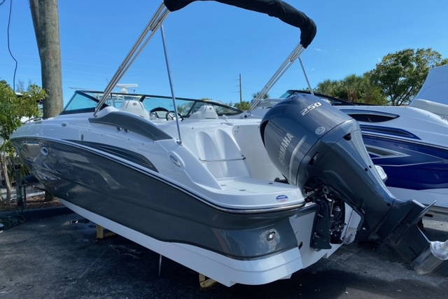 New 2023 Hurricane SunDeck SD 2400 OB #2083 image 2