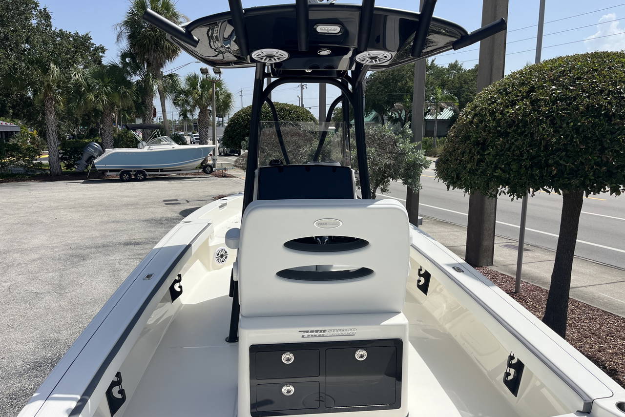 Alternative image of Pathfinder 2600 Hybrid in Vero Beach, FL