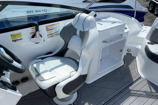 New 2023 Hurricane SunDeck SD 2400 OB #2083 image 8