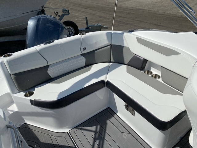 Alternative image of Hurricane SunDeck SD 2400 OB in West Palm Beach, FL