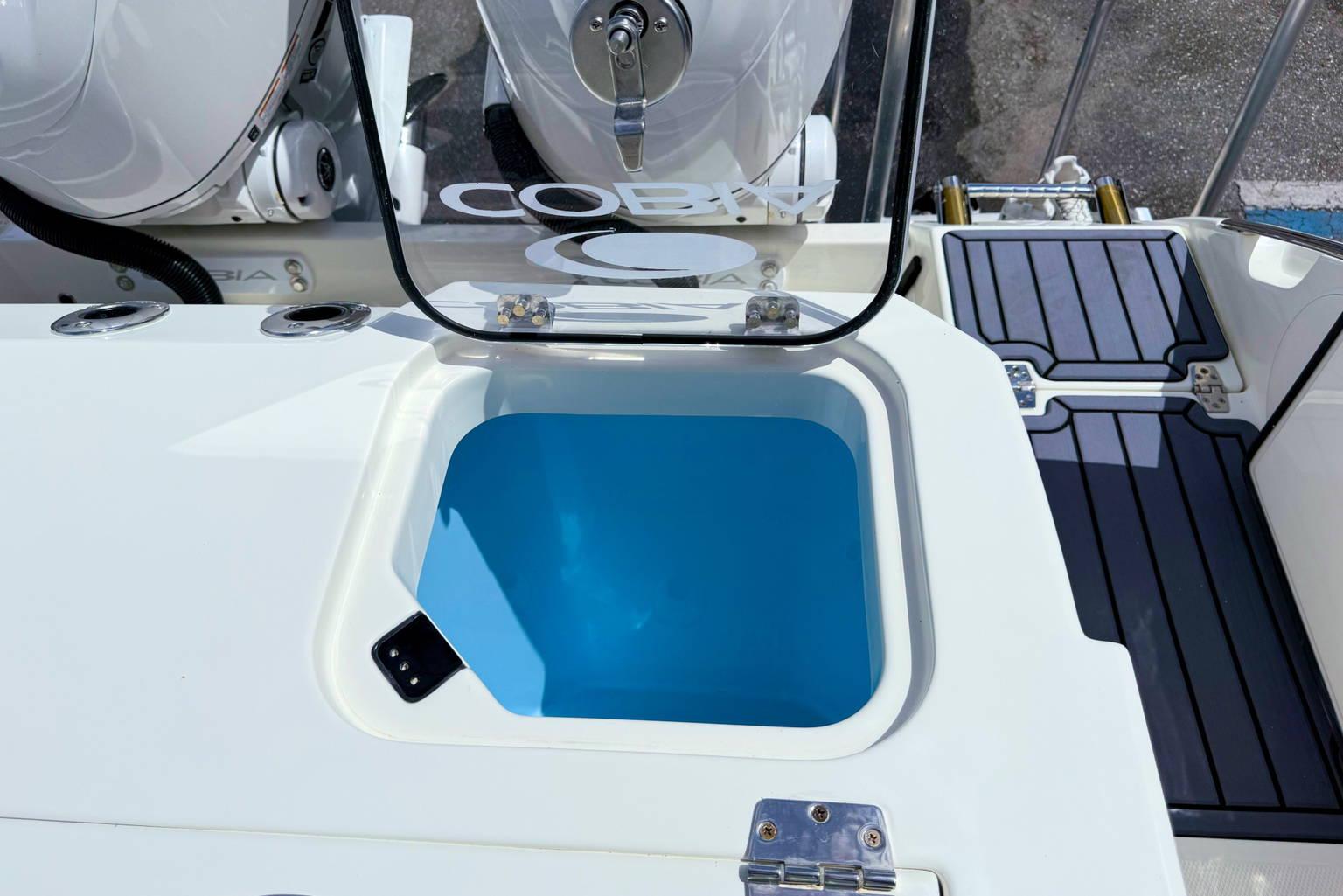 New 2027 Cobia 305 CC #L004 image 14