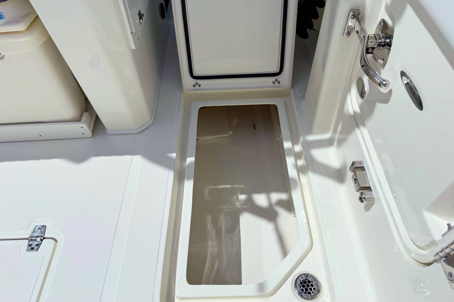 New 2027 Cobia 305 CC #L004 image 22