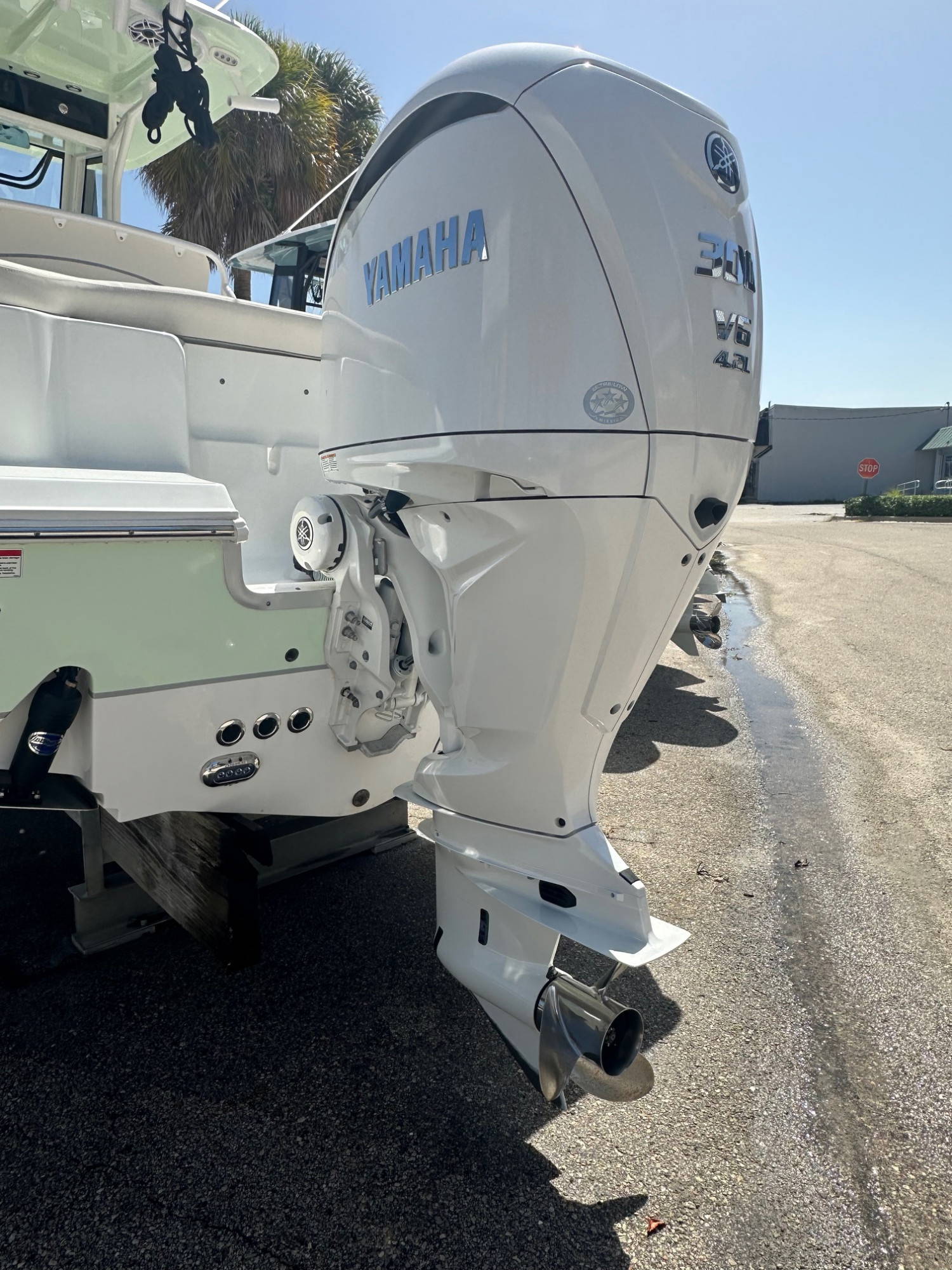 Alternative image of Sea Hunt Ultra 255 SE in Stuart, FL