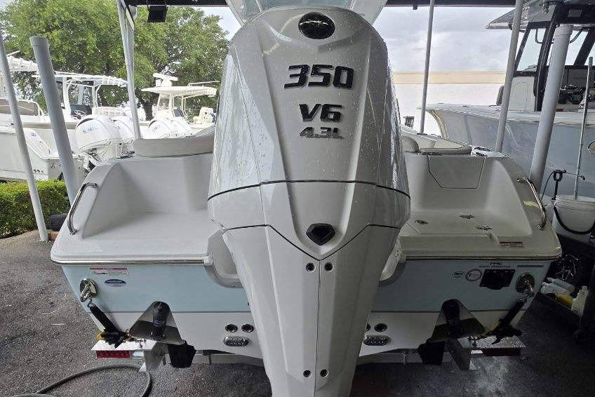 New 2027 Sea Hunt Ultra 255 SE #0408 image 5
