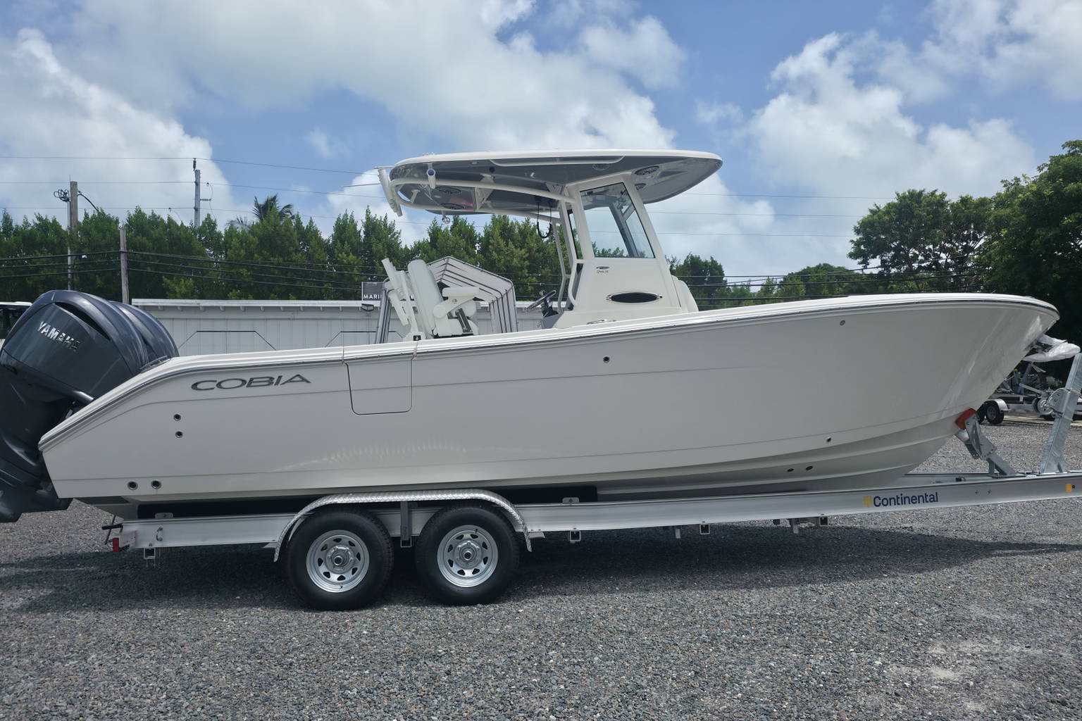 New 2027 Cobia 265 CC #G001 image 1