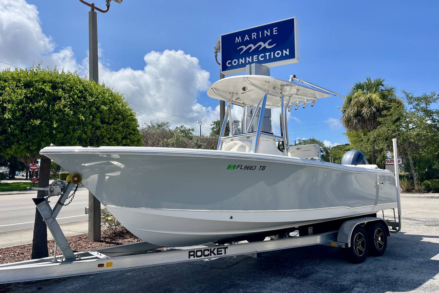 Used 2022 Sea Hunt 234 Ultra #0298 image 2