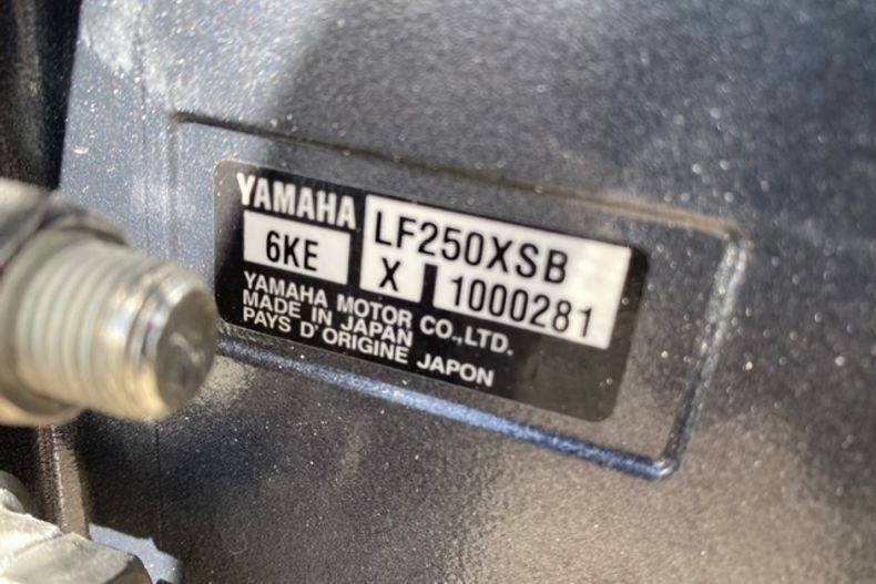 New 2023 Cobia 280 CC #D017 image 5