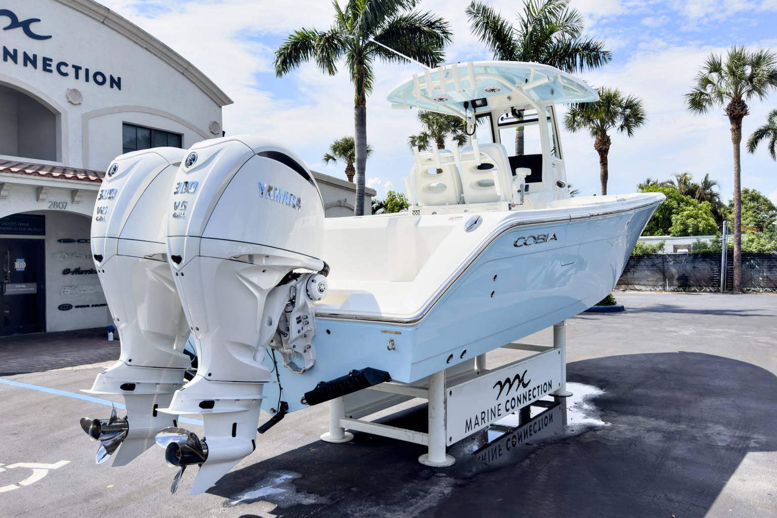 New 2027 Cobia 285 CC #J010 image 9