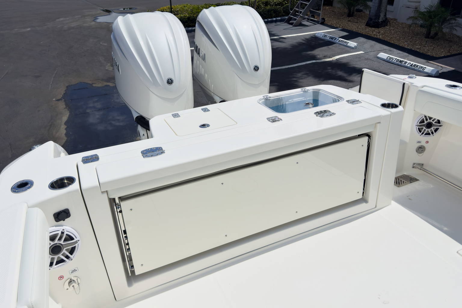 New 2027 Cobia 285 CC #J010 image 12