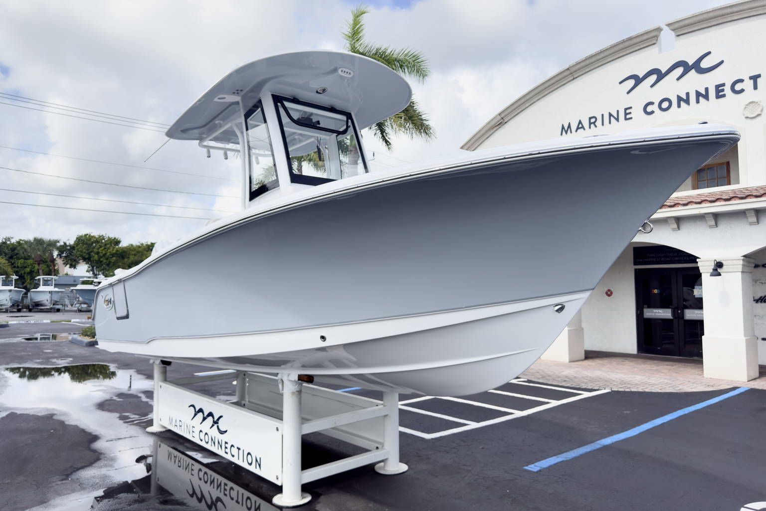 New 2027 Sea Hunt Ultra 235 SE #0172 image 2