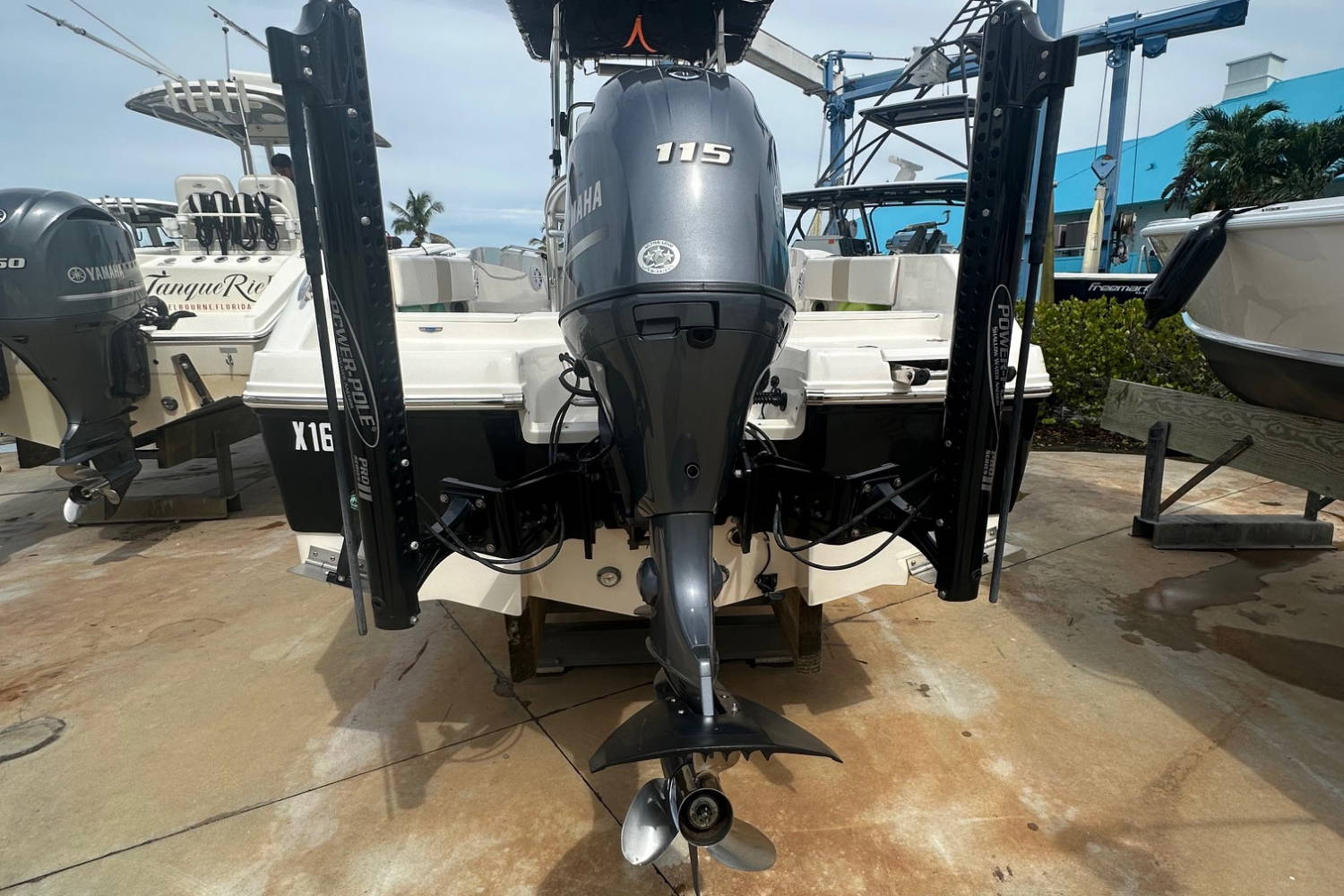Used 2021 Robalo R180 #0139 image 4