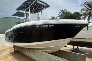 Used 2021 Robalo R180 for sale