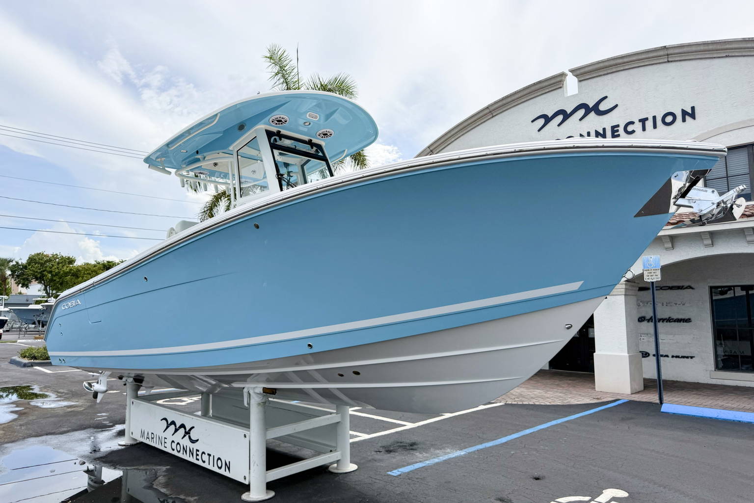 New 2027 Cobia 265 CC #G014 image 2