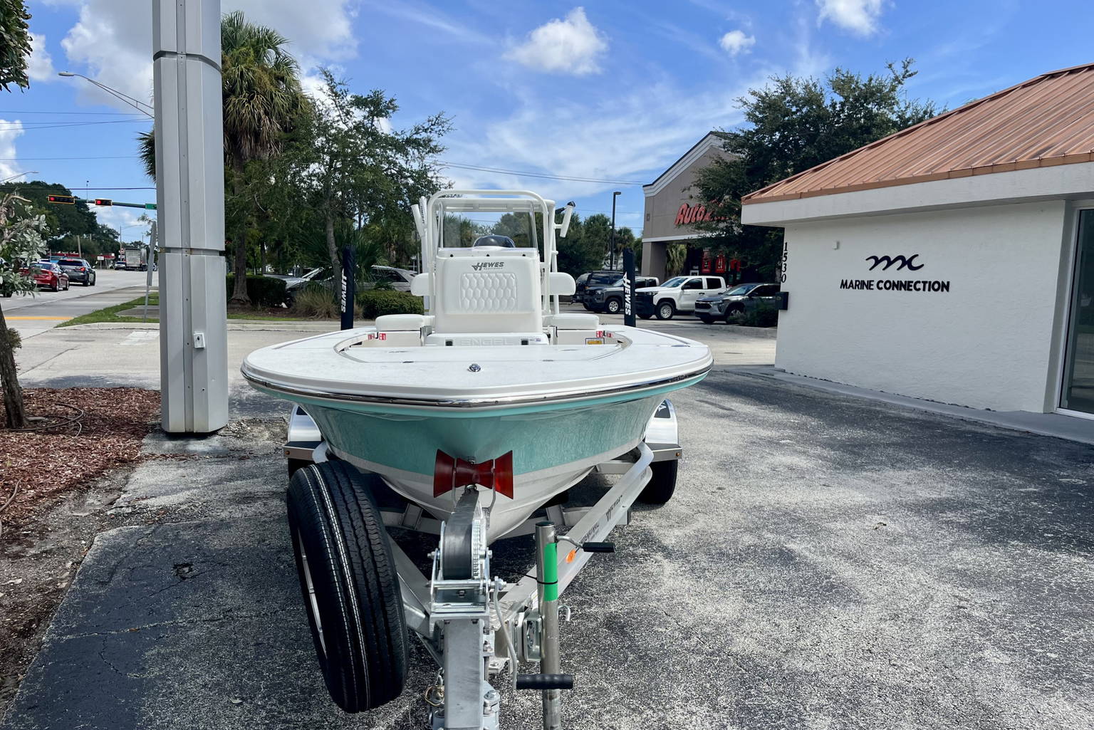 New 2027 Hewes Redfisher 16 #E005 image 3