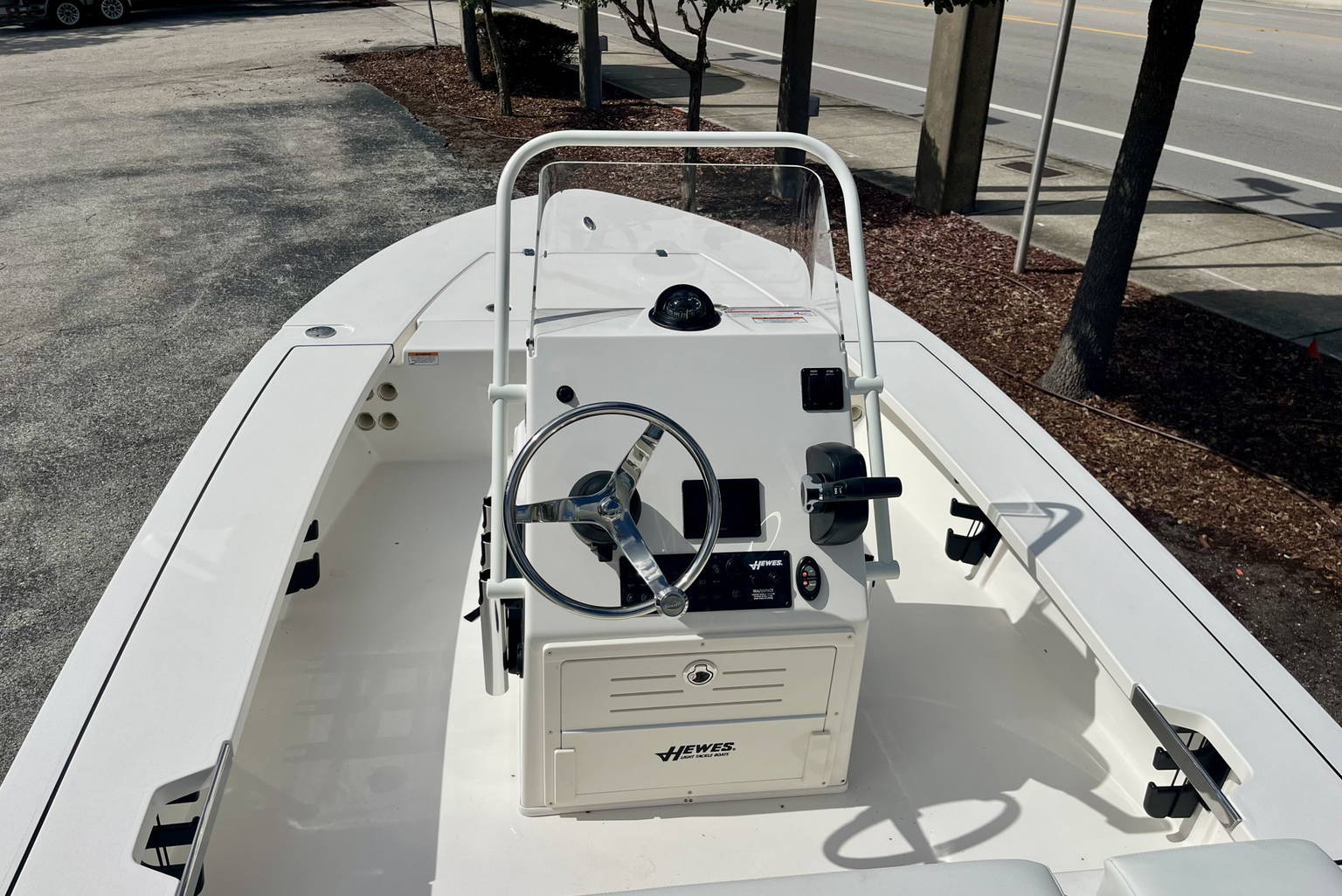 New 2027 Hewes Redfisher 16 #E005 image 9
