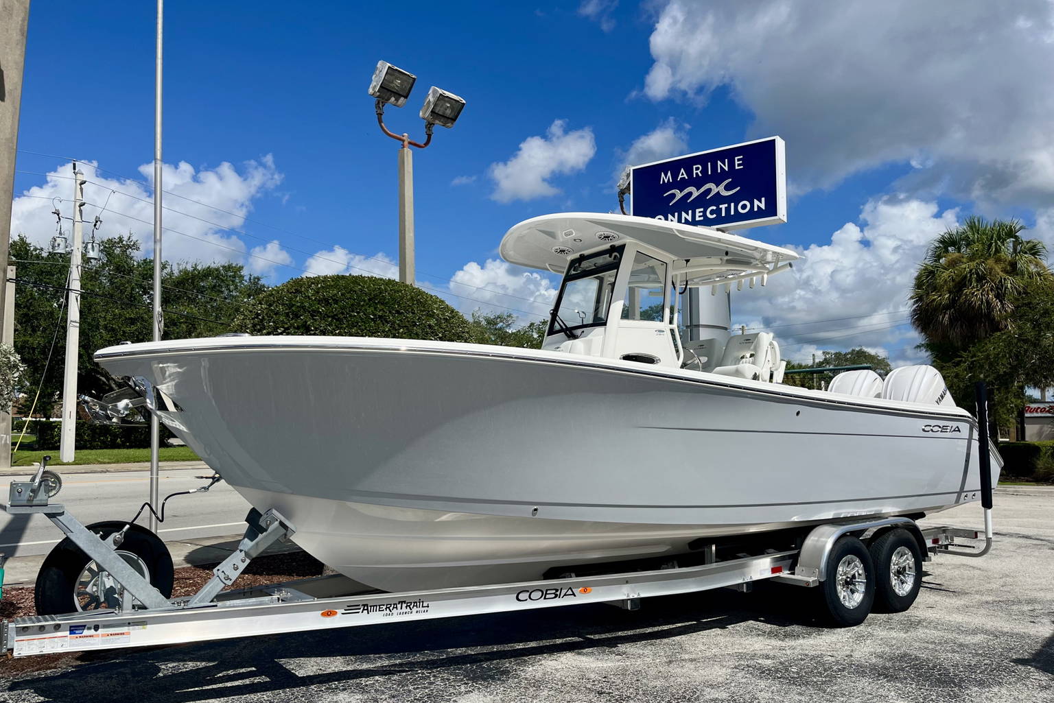 New 2027 Cobia 285 CC #J015 image 3