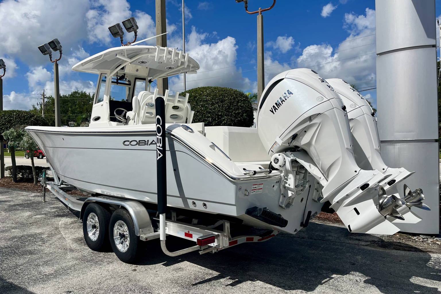 New 2027 Cobia 285 CC #J015 image 4